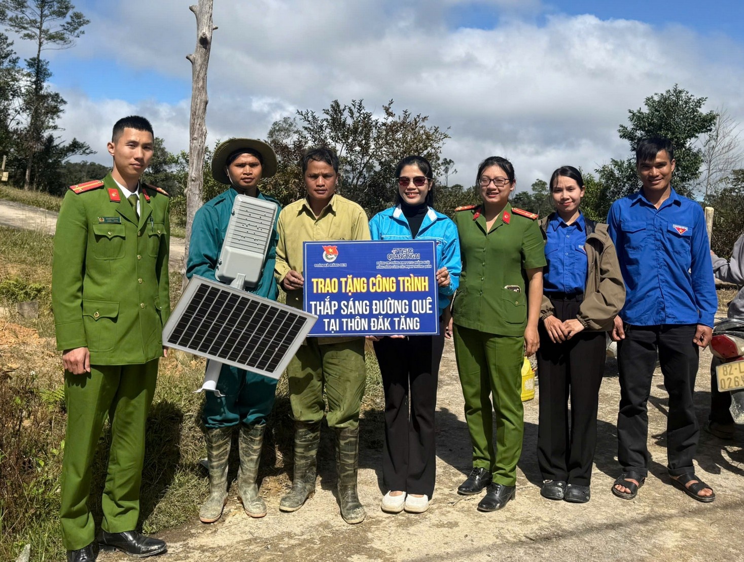 “Áo ấm mùa đông” - 10 năm bền bỉ trên hành trình thiện nguyện của PTSC Quảng Ngãi