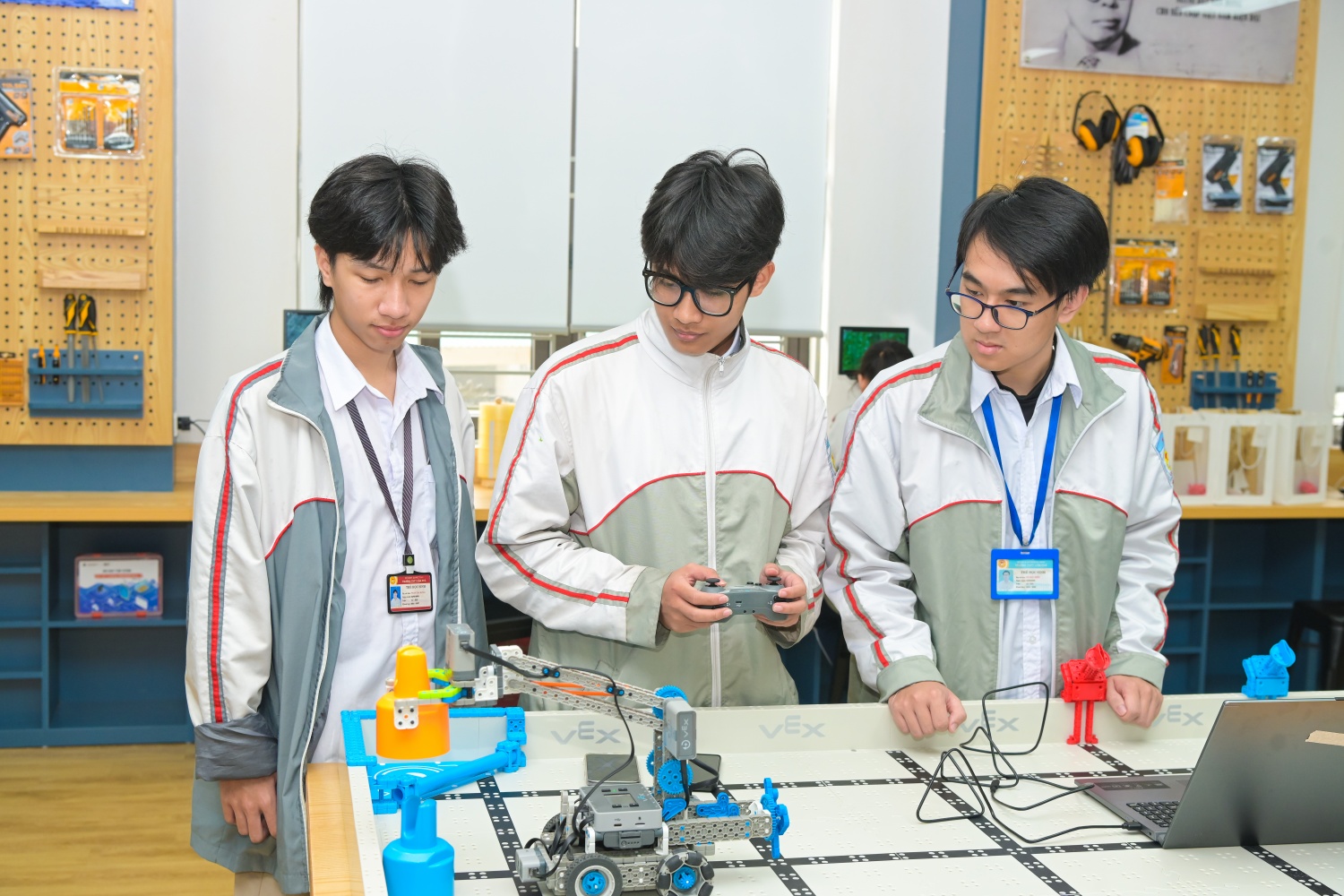 [Chùm ảnh] Petrovietnam đồng hành phát triển không gian giáo dục STEM tại Quảng Ninh