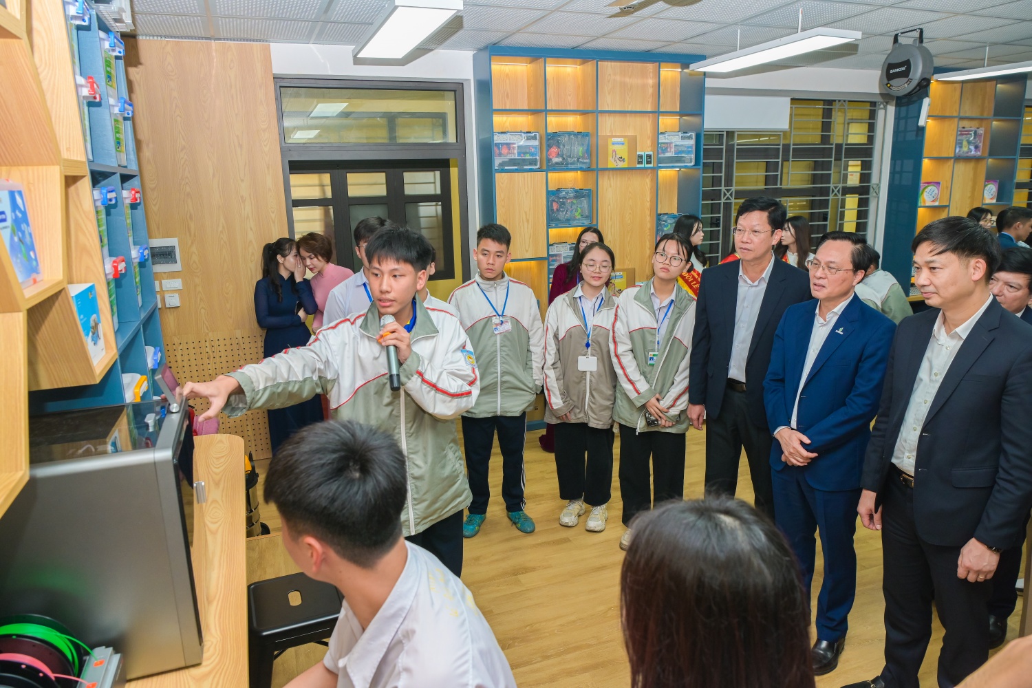 [Chùm ảnh] Petrovietnam đồng hành phát triển không gian giáo dục STEM tại Quảng Ninh