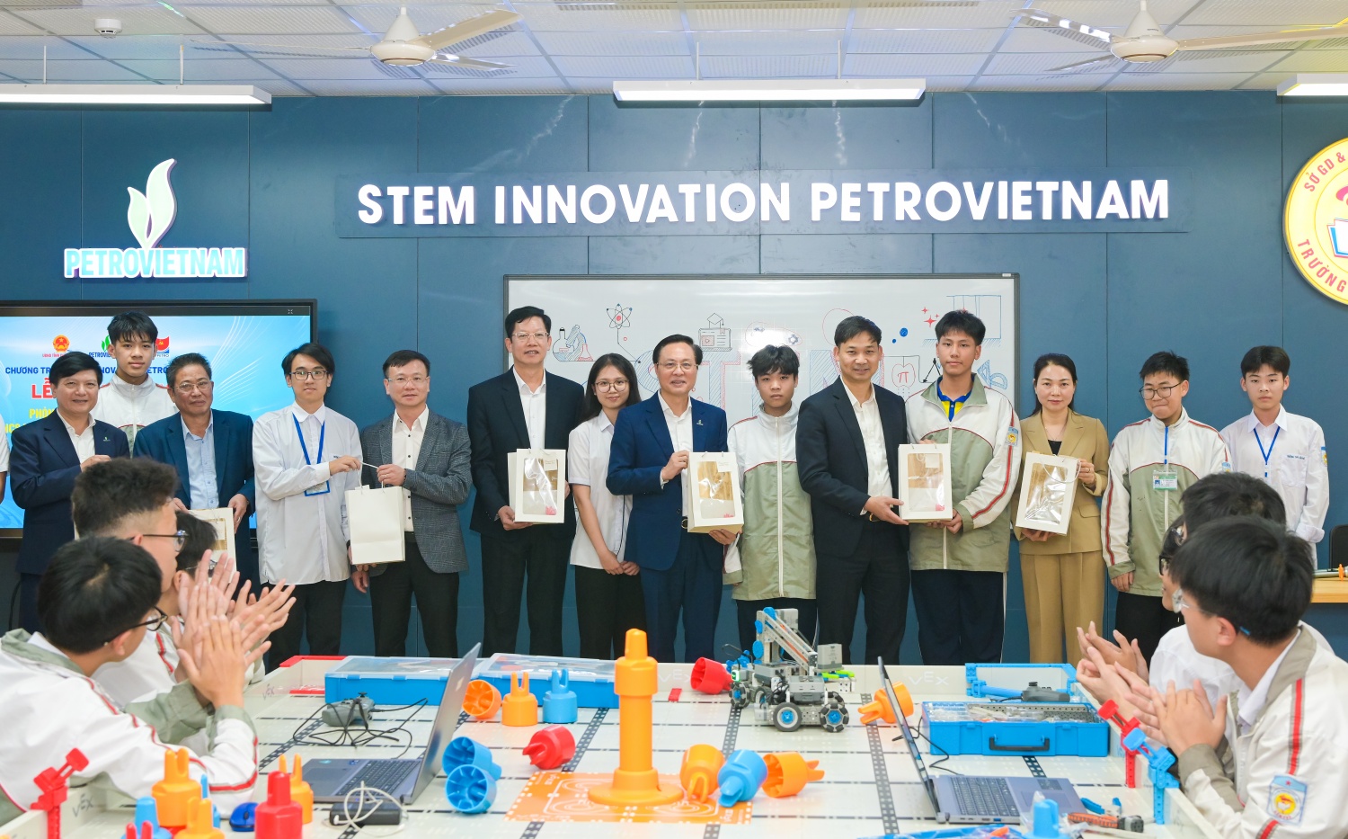 [Chùm ảnh] Petrovietnam đồng hành phát triển không gian giáo dục STEM tại Quảng Ninh