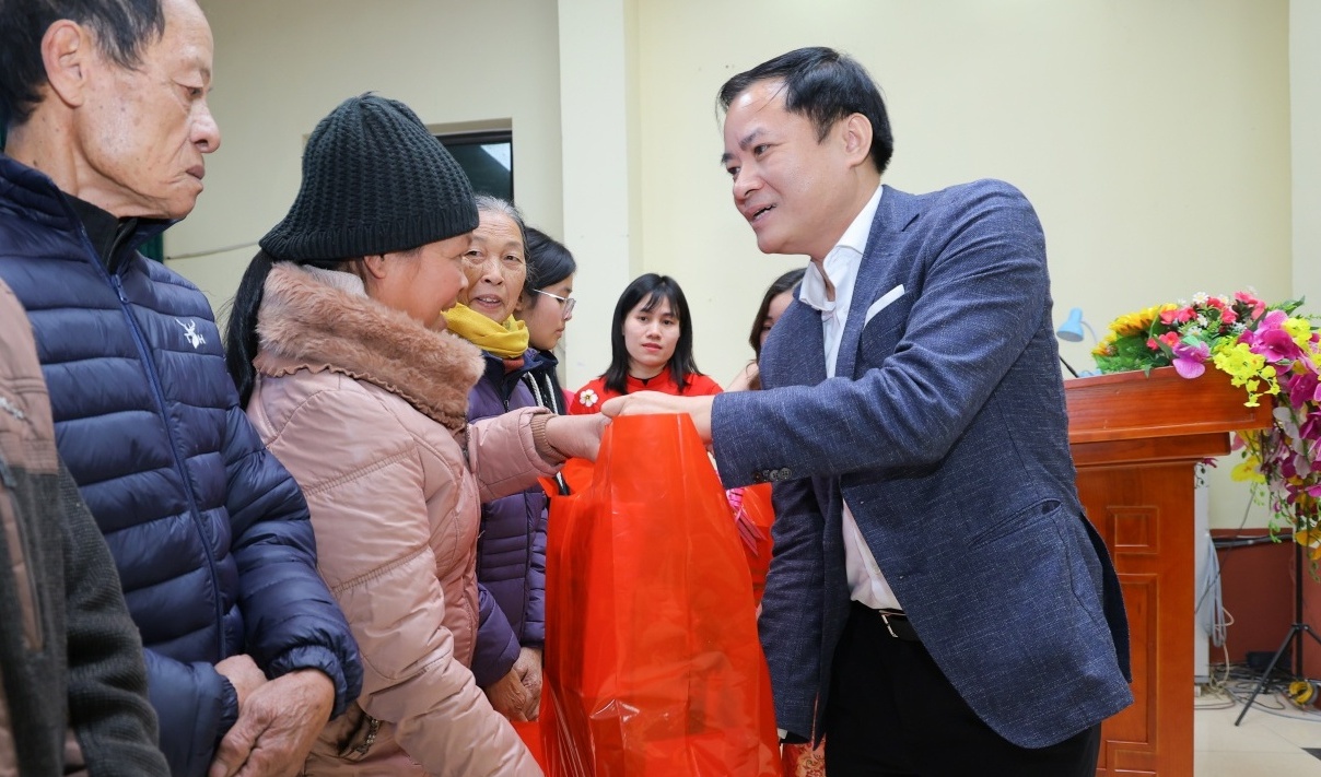 Petrovietnam đồng hành cùng nhân dân xã Hiệp Cường, tỉnh Hưng Yên đón "Xuân gắn kết - Tết nghĩa tình"