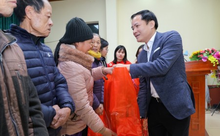 [VIDEO] "Petrovietnam: Xuân gắn kết - Tết nghĩa tình" đến với bà con nhân dân xã Hiệp Cường, tỉnh Hưng Yên