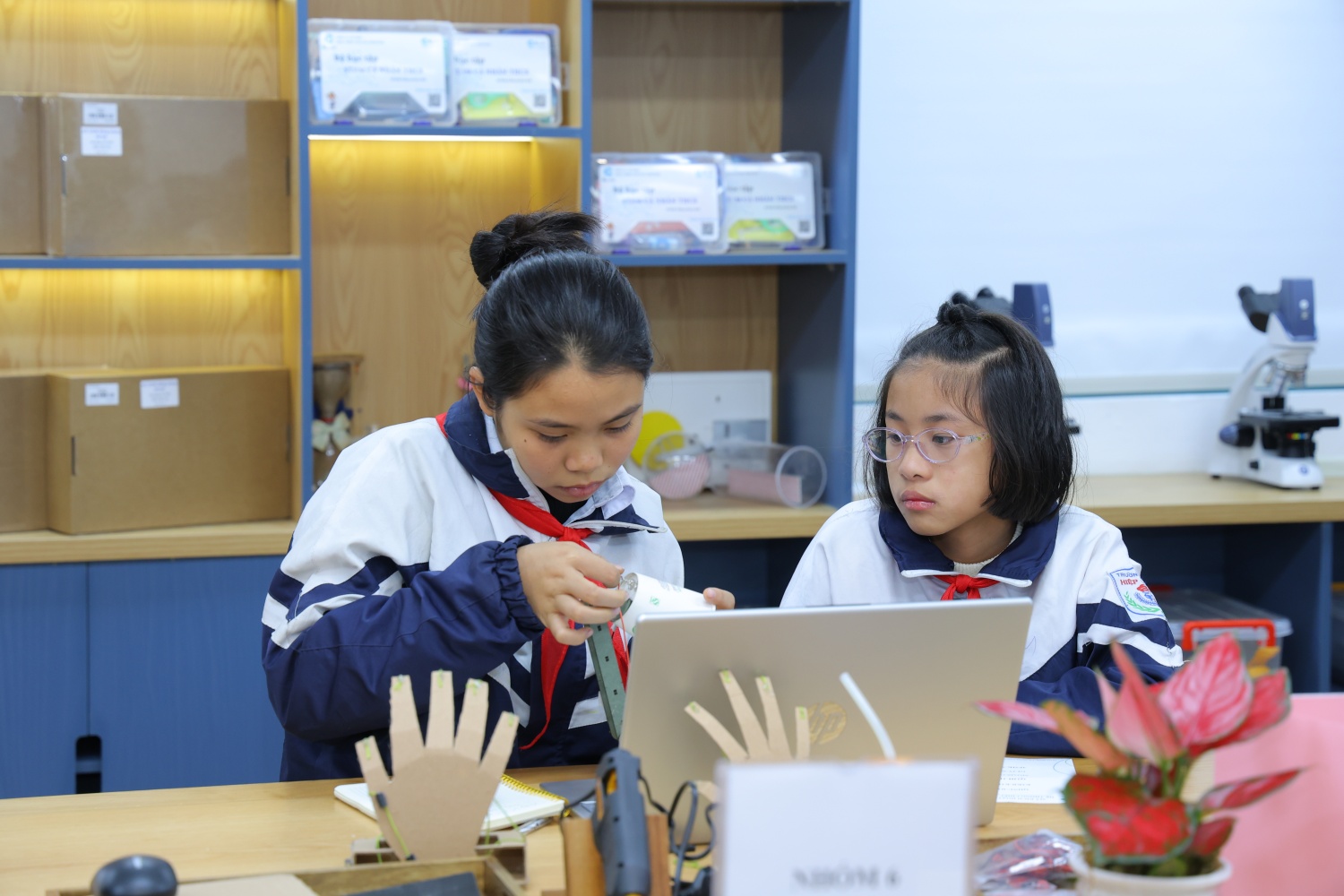 Petrovietnam đồng hành cùng nhân dân xã Hiệp Cường đón Xuân gắn kết - Tết nghĩa tình Petrovietnam đồng hành cùng nhân dân xã Hiệp Cường đón Xuân gắn kết - Tết nghĩa tình