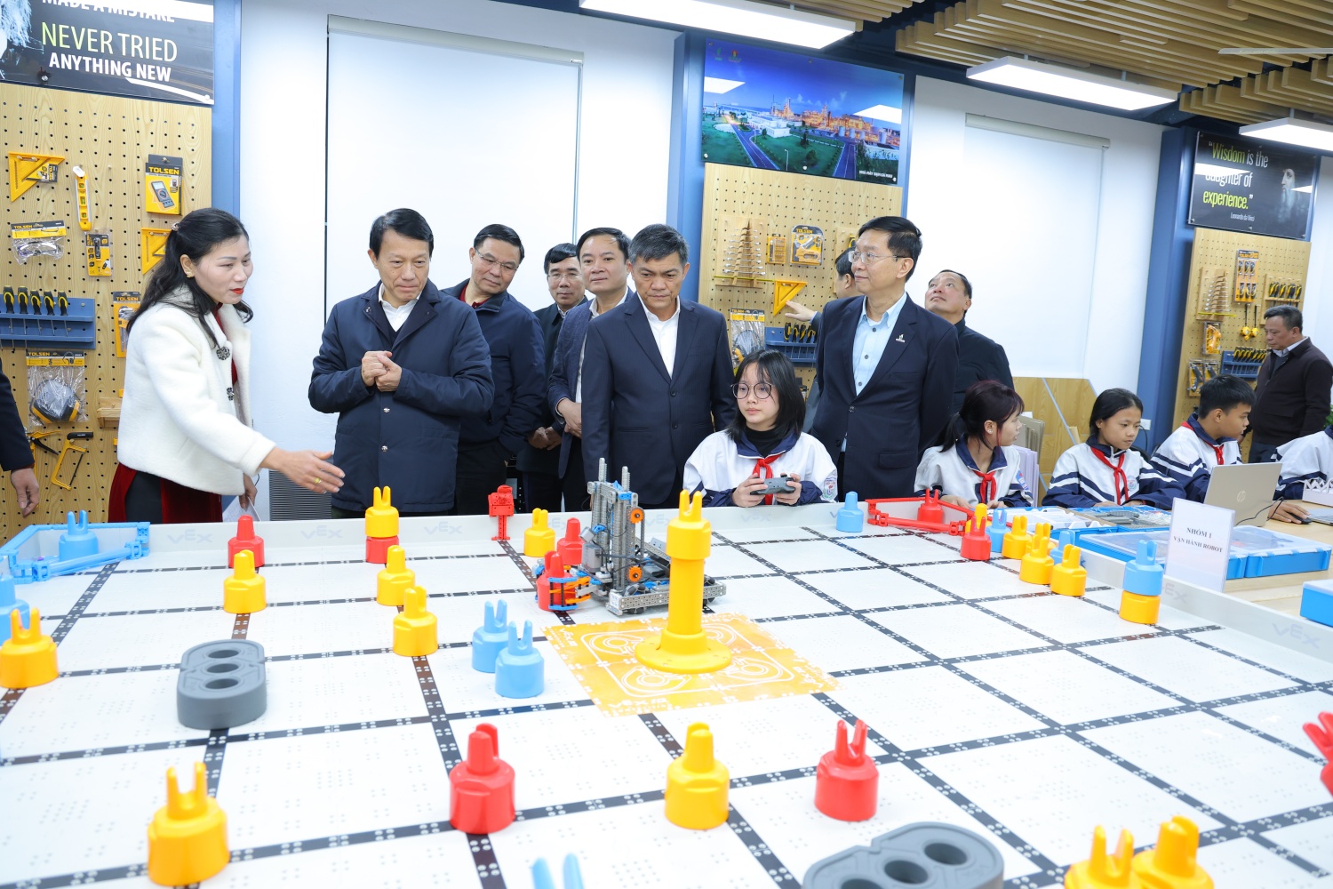 Petrovietnam đồng hành cùng nhân dân xã Hiệp Cường đón Xuân gắn kết - Tết nghĩa tình Petrovietnam đồng hành cùng nhân dân xã Hiệp Cường đón Xuân gắn kết - Tết nghĩa tình