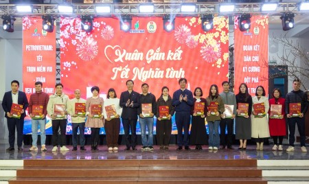 “Petrovietnam: Xuân Gắn kết - Tết Nghĩa tình” thắp lên niềm tin của người lao động