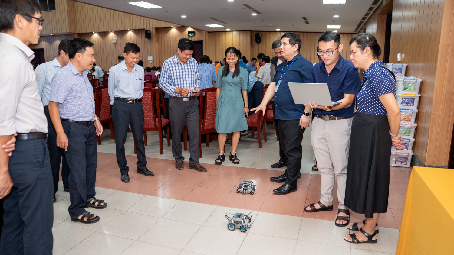 Nâng cao kiến thức, kỹ năng triển khai giáo dục STEM cho giáo viên khu vực Nam Bộ