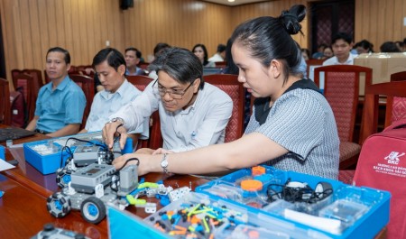 Nâng cao kiến thức, kỹ năng triển khai giáo dục STEM cho giáo viên khu vực Nam Bộ