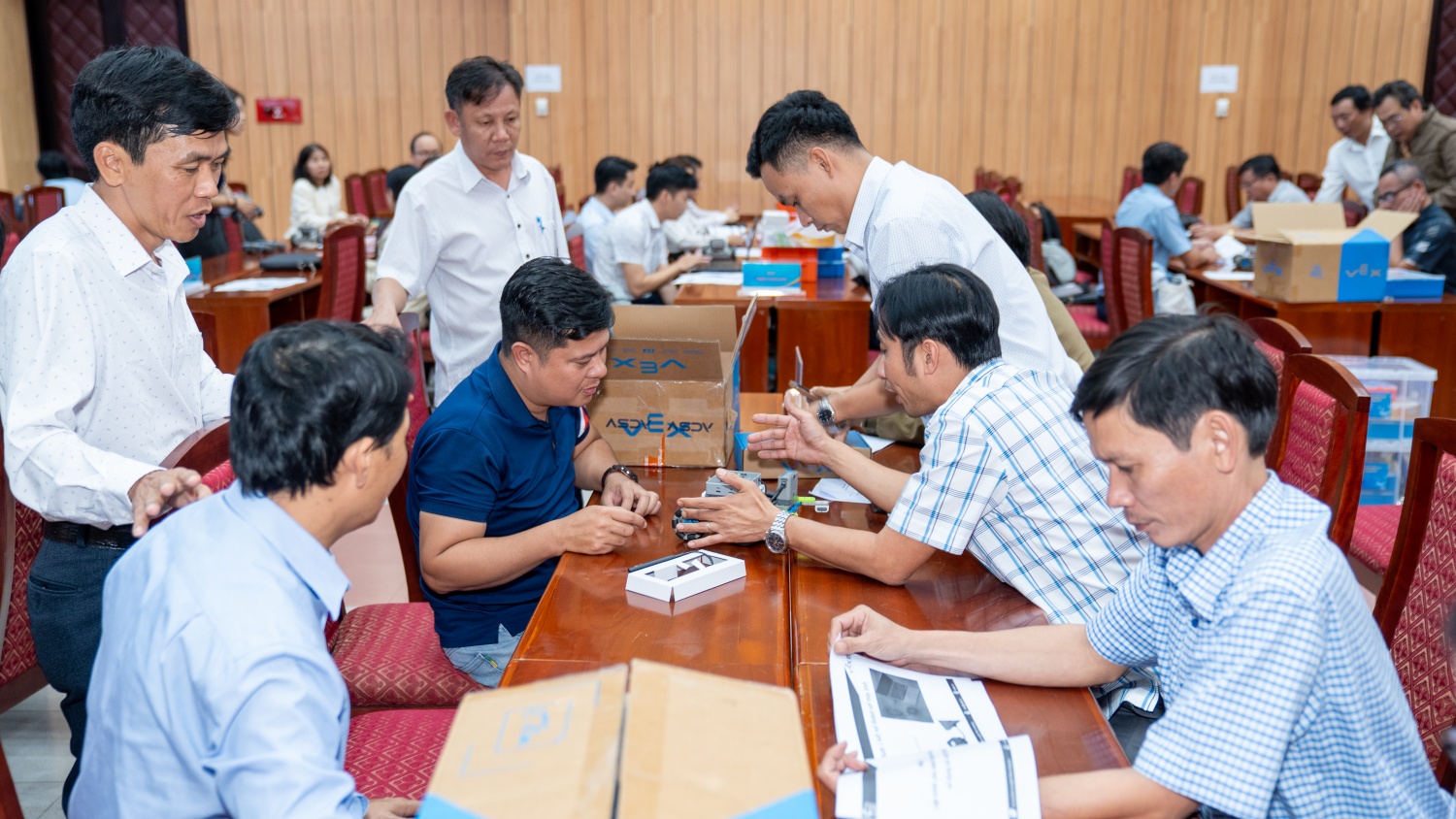 Nâng cao kiến thức, kỹ năng triển khai giáo dục STEM cho giáo viên khu vực Nam Bộ