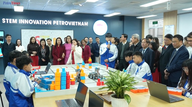 [VIDEO] Petrovietnam lan tỏa yêu thương, nâng bước học trò vùng cao Lai Châu