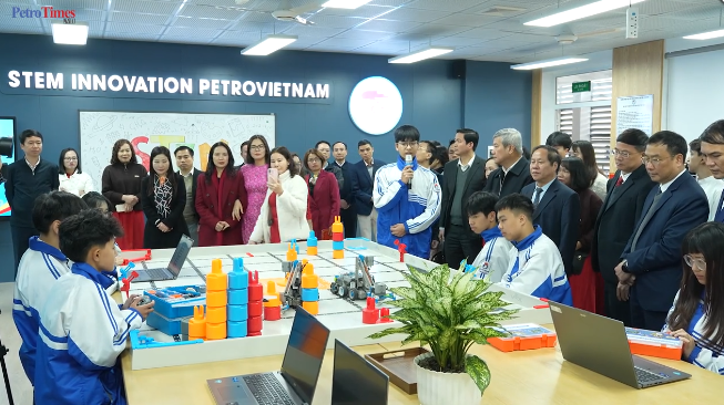 [VIDEO] Petrovietnam lan tỏa yêu thương, nâng bước học trò vùng cao Lai Châu