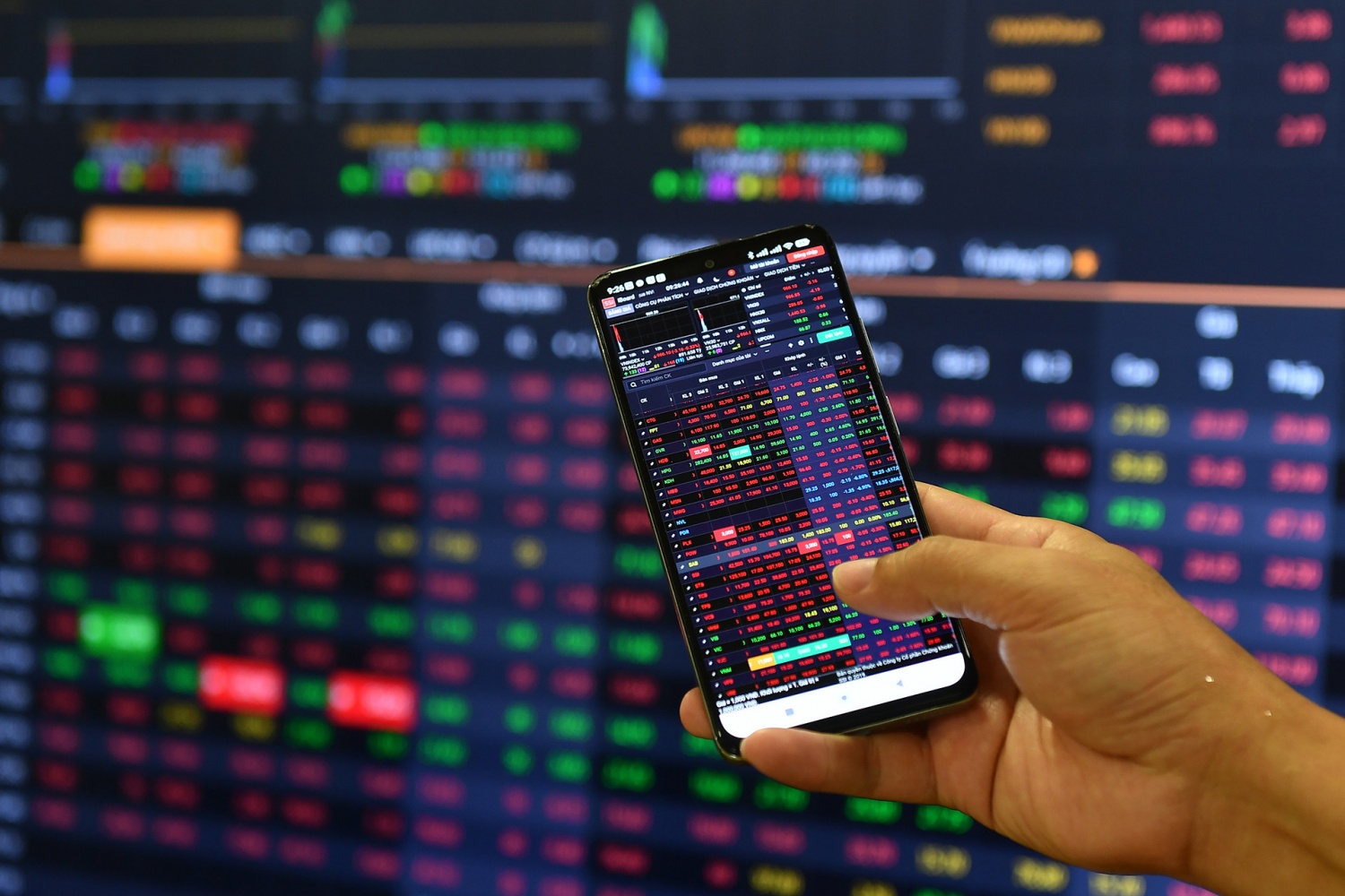 Nhận định thị trường chứng khoán ngày 26/1: Thận trọng hơn khi mở mua mới