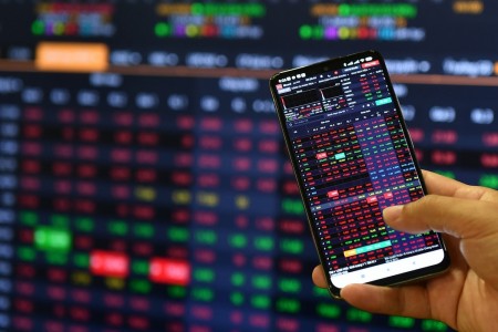 Nhận định thị trường chứng khoán ngày 26/1: Thận trọng hơn khi mở mua mới