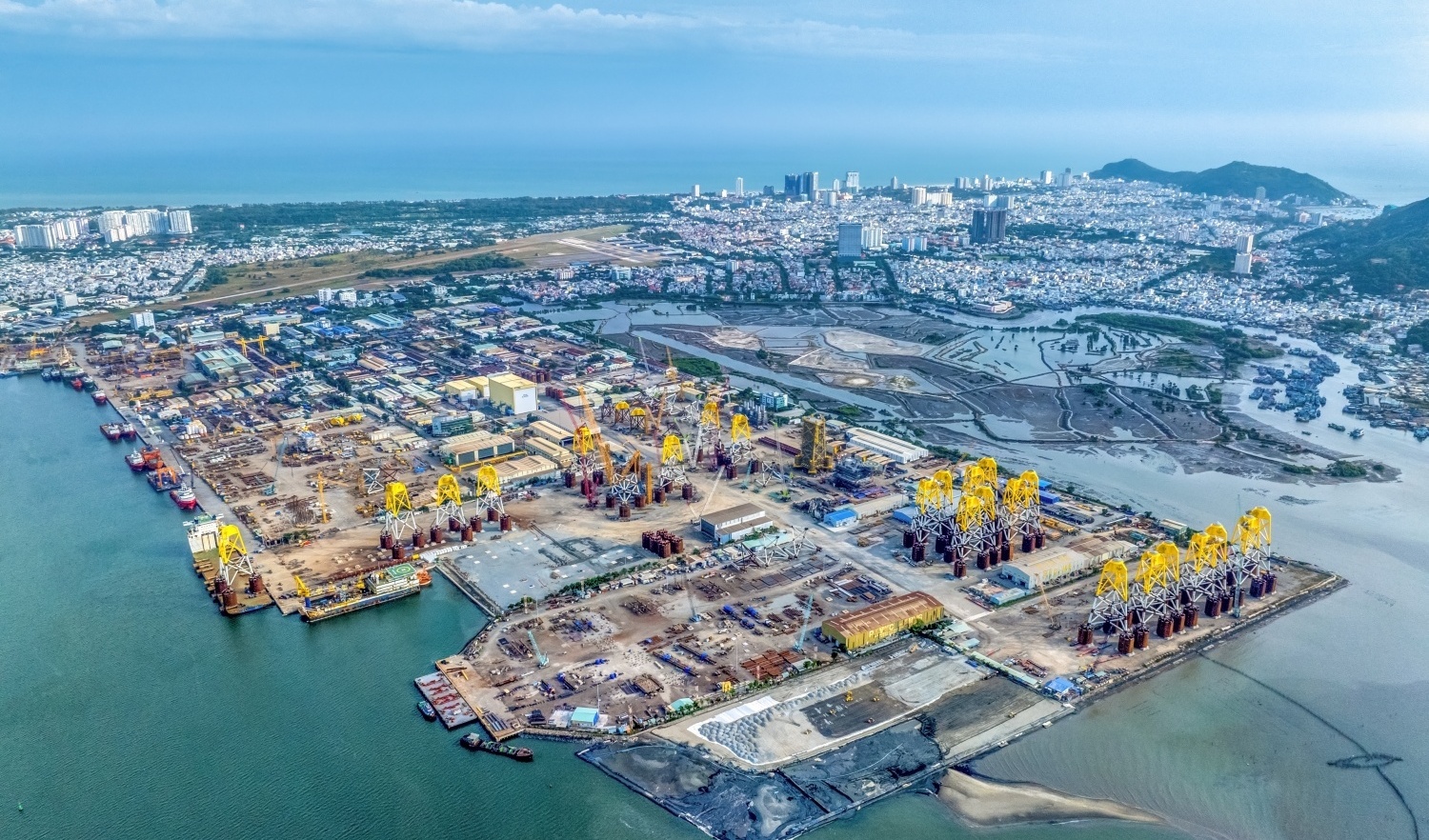 Cảng dịch vụ dầu khí, năng lượng chiến lược của Petrovietnam tại Bà Rịa - Vũng Tàu (TP HCM)