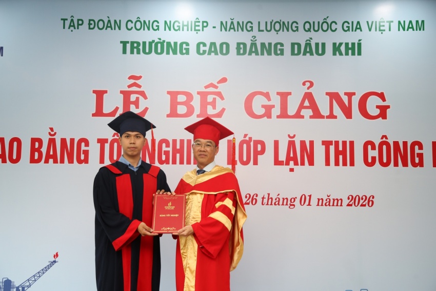 PV College trao bằng tốt nghiệp cho 24 học sinh lớp Lặn thi công khóa 2024