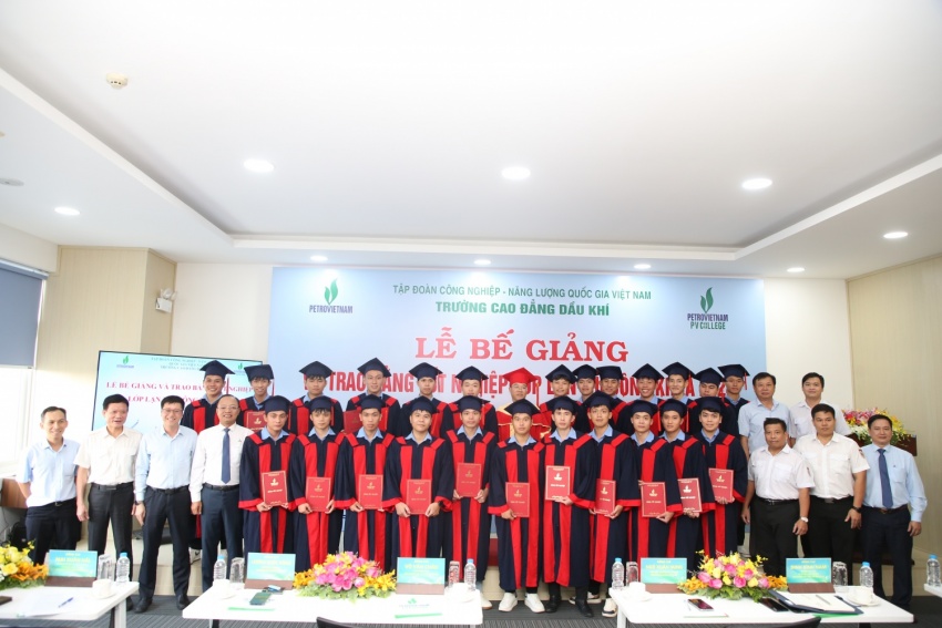 PV College trao bằng tốt nghiệp cho 24 học sinh lớp Lặn thi công khóa 2024