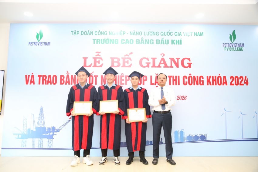PV College trao bằng tốt nghiệp cho 24 học sinh lớp Lặn thi công khóa 2024