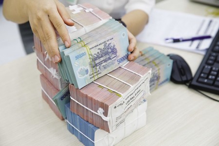 Điểm tin ngân hàng ngày 27/1: Nhiều ngân hàng đẩy lãi suất lên kịch trần