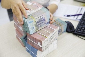 Điểm tin ngân hàng ngày 27/1: Nhiều ngân hàng đẩy lãi suất lên kịch trần