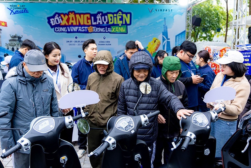 Sôi động ngày hội “đổi xăng lấy điện” của VinFast trên khắp 3 miền