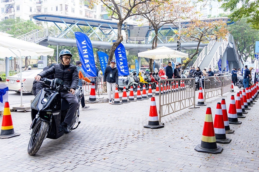 Sôi động ngày hội “đổi xăng lấy điện” của VinFast trên khắp 3 miền