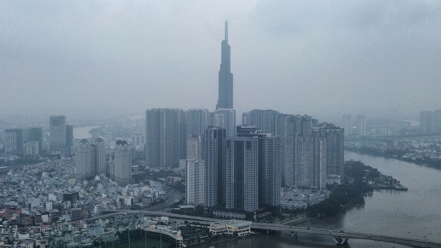 DEF - Phú Mỹ Xanh: Đồng hành cùng TP HCM trong hành trình giảm phát thải từ động cơ diesel DEF – Phú Mỹ Xanh: Đồng hành cùng TP HCM trong hành trình giảm phát thải từ động cơ diesel