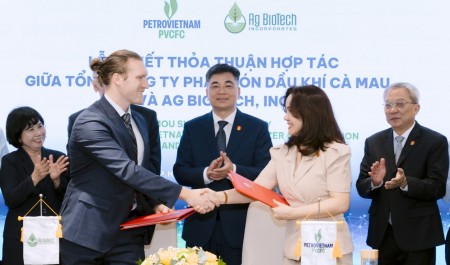Phân bón Cà Mau và AG Biotech (Hoa Kỳ) ký kết hợp tác chiến lược về công nghệ sinh học