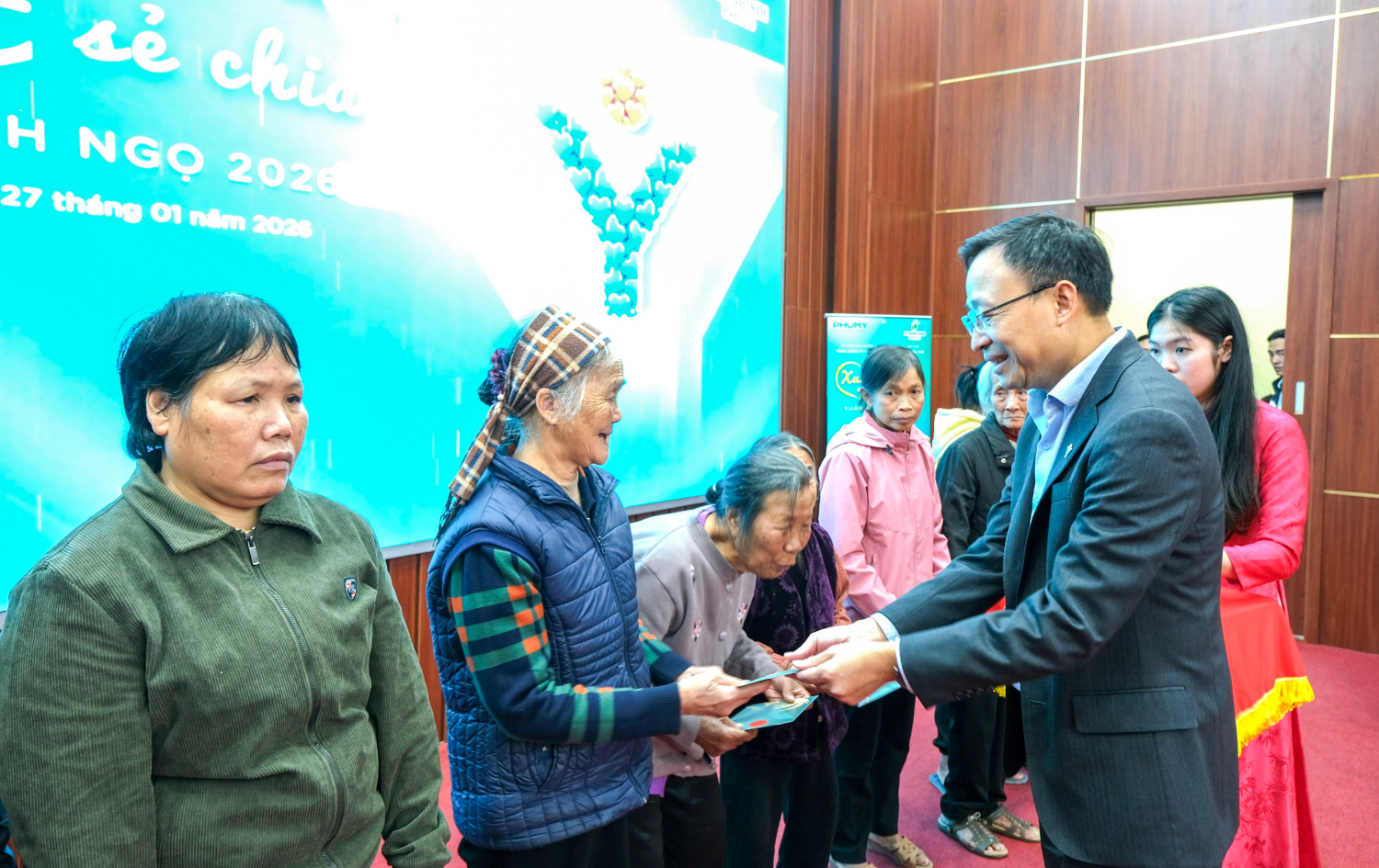 PVFCCo – Phú Mỹ mang Tết đến với hơn 16.000 hộ gia đình khó khăn trên cả nước PVFCCo – Phú Mỹ mang Tết đến với hơn 16.000 hộ gia đình khó khăn trên cả nước