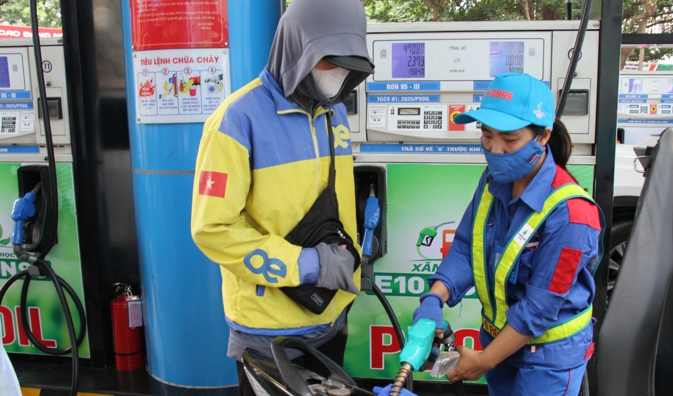 Triển khai xăng E10 từ năm 2026, điều hành thị trường xăng dầu tiệm cận cơ chế thị trường