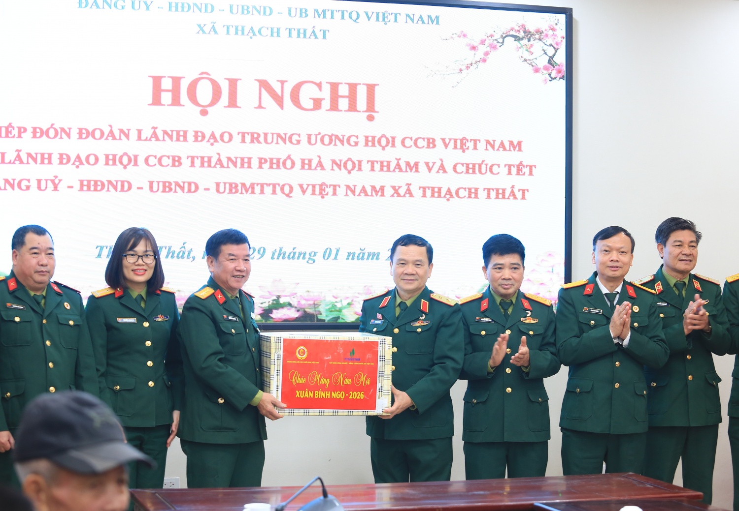 Hội CCB Petrovietnam trao 50 phần quà Tết cho gia đình chính sách tại xã Thạch Thất Hội CCB Petrovietnam trao quà Tết cho gia đình chính sách tại xã Thạch Thất (Hà Nội)