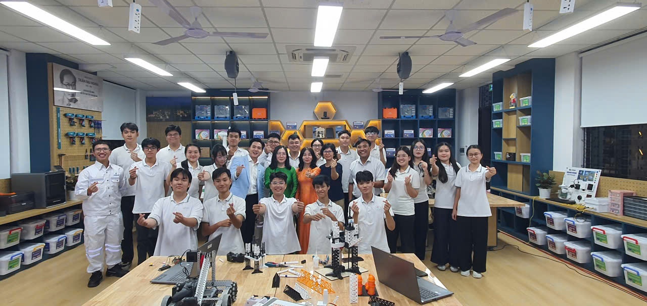 [Chùm ảnh] Mạch nguồn tri thức - STEM Innovation Petrovietnam