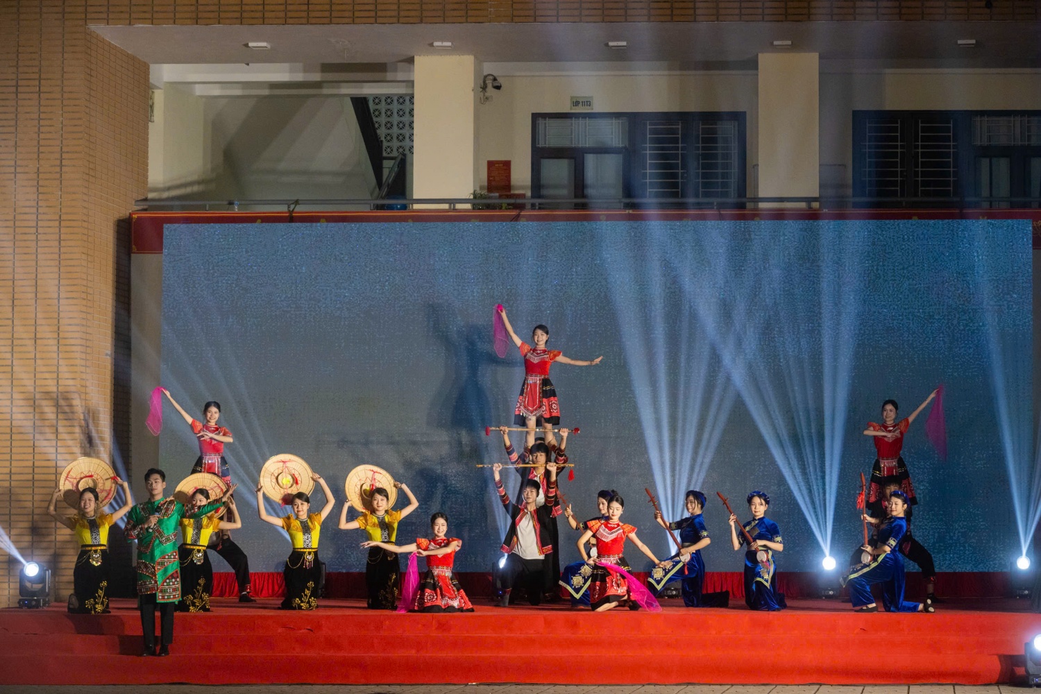 [Chùm ảnh] Mạch nguồn tri thức - STEM Innovation Petrovietnam