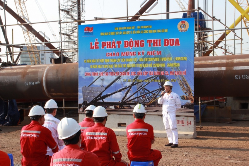 Vietsovpetro: Công đoàn Xí nghiệp Xây lắp phát động thi đua hoàn thành công trình BK26 Vietsovpetro: Công đoàn Xí nghiệp Xây lắp phát động thi đua hoàn thành công trình BK26
