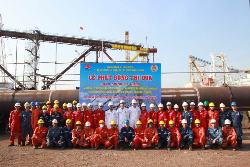 Vietsovpetro: Công đoàn Xí nghiệp Xây lắp phát động thi đua hoàn thành công trình BK26 Vietsovpetro: Công đoàn Xí nghiệp Xây lắp phát động thi đua hoàn thành công trình BK26