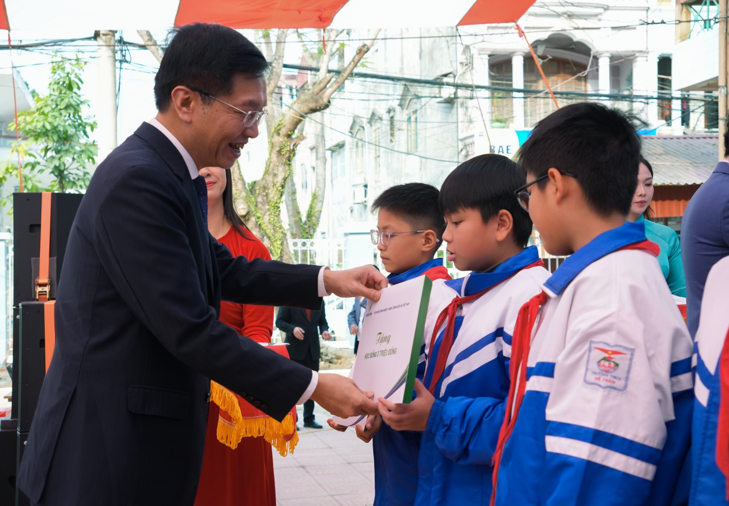 Petrovietnam mang “Xuân gắn kết - Tết nghĩa tình” đến với bà con Cao Bằng Petrovietnam mang “Xuân gắn kết - Tết nghĩa tình” đến với bà con Cao Bằng