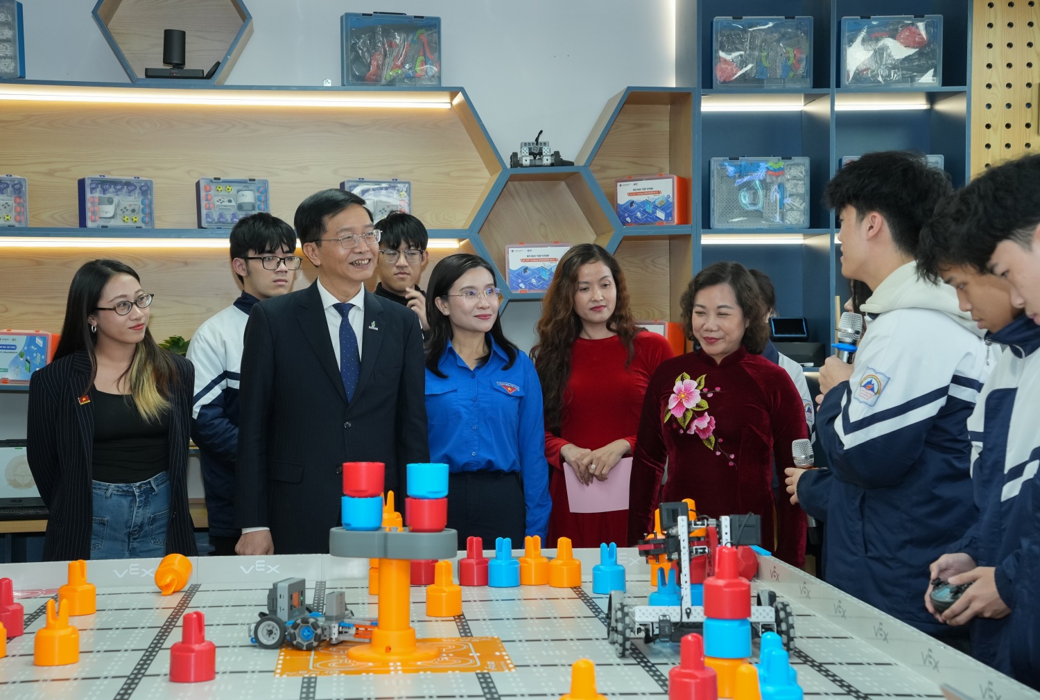 Petrovietnam mang “Xuân gắn kết - Tết nghĩa tình” đến với bà con Cao Bằng Petrovietnam mang “Xuân gắn kết - Tết nghĩa tình” đến với bà con Cao Bằng