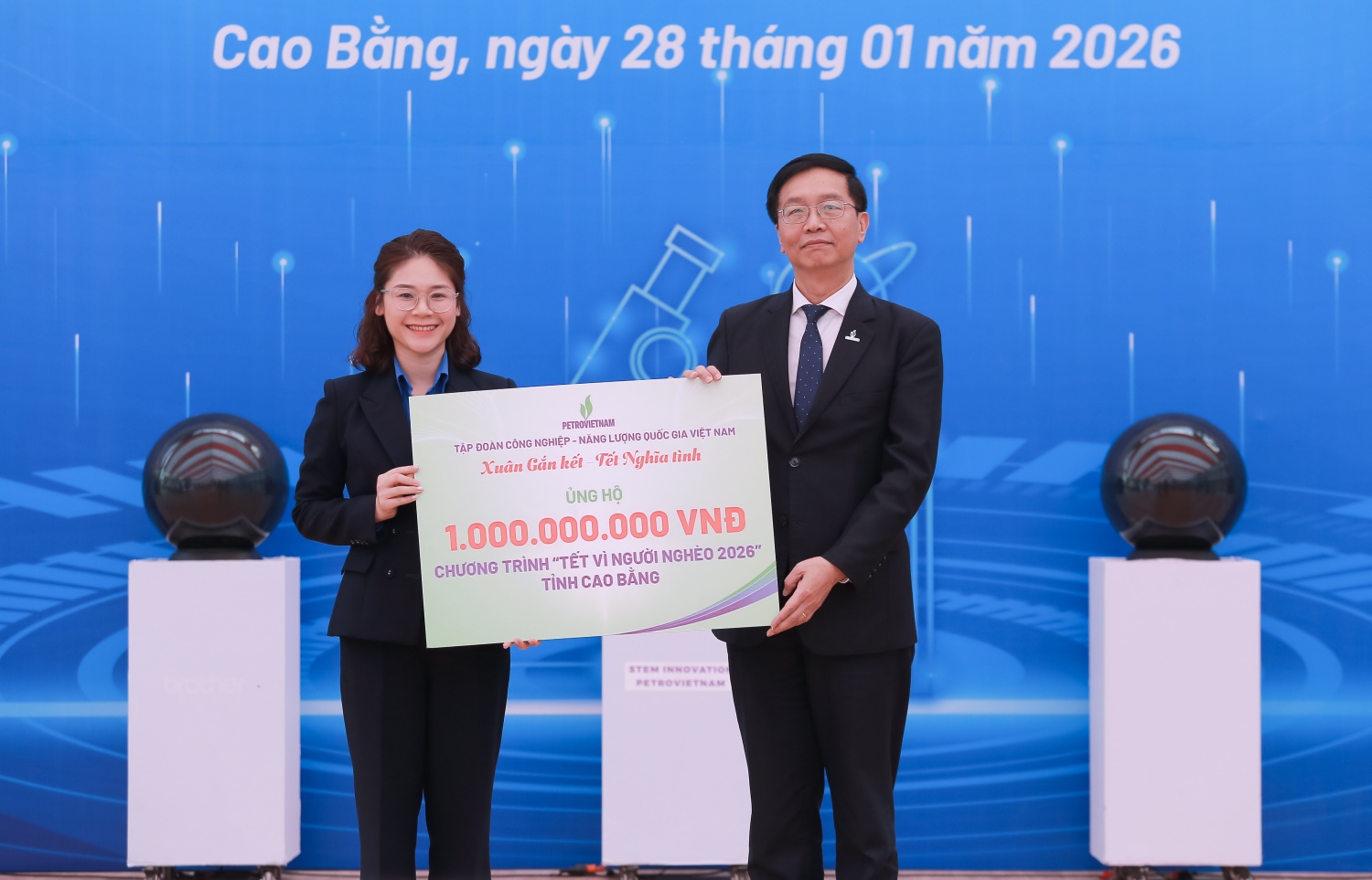 Petrovietnam mang “Xuân gắn kết - Tết nghĩa tình” đến với bà con Cao Bằng Petrovietnam mang “Xuân gắn kết - Tết nghĩa tình” đến với bà con Cao Bằng