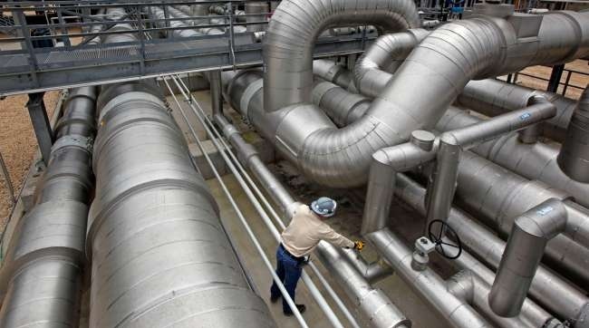 Tin thị trường: Từ thương vụ sáp nhập tỷ đô đến các hợp đồng dầu thô xuyên lục địa