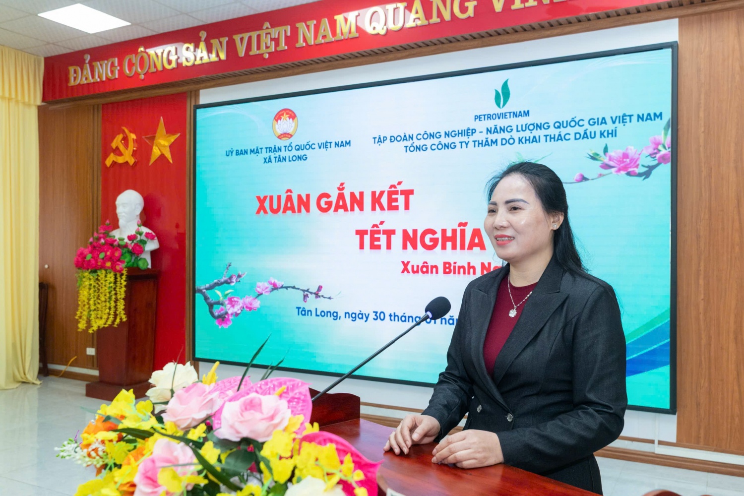 Petrovietnam đưa Tết đến với bà con Tuyên Quang Petrovietnam đưa Tết đến với bà con Tuyên Quang