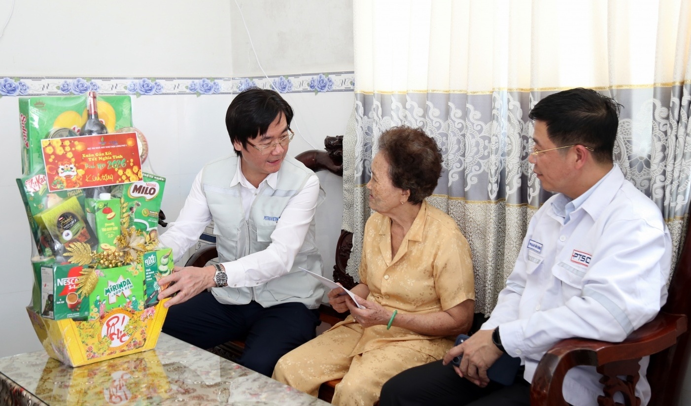 Công đoàn Petrovietnam thăm hỏi và tri ân gia đình người có công tại Cần Thơ