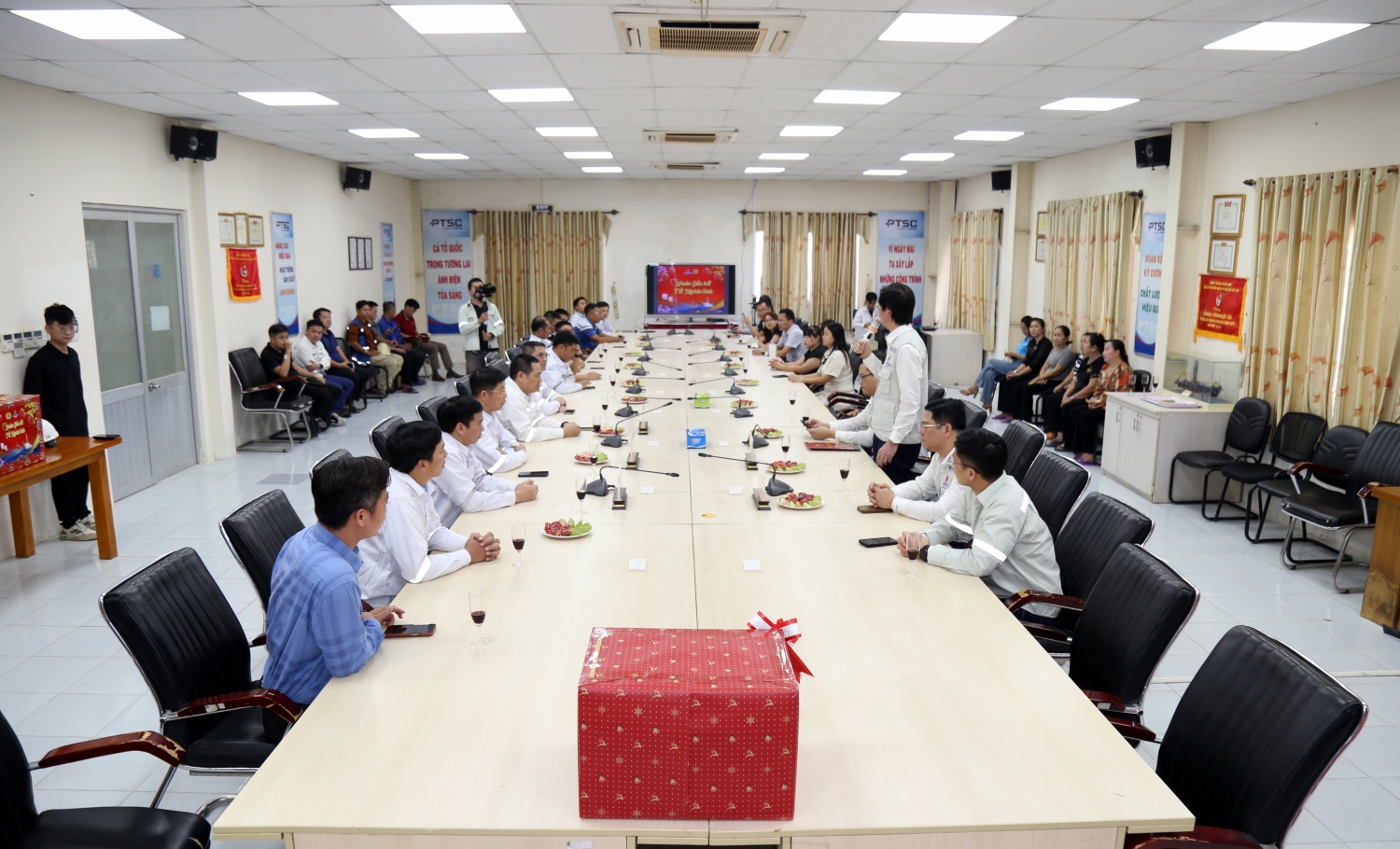 Công đoàn Petrovietnam thăm, chúc Tết người lao động PTSC Long Phú Công đoàn Petrovietnam thăm, chúc Tết người lao động PTSC Long Phú