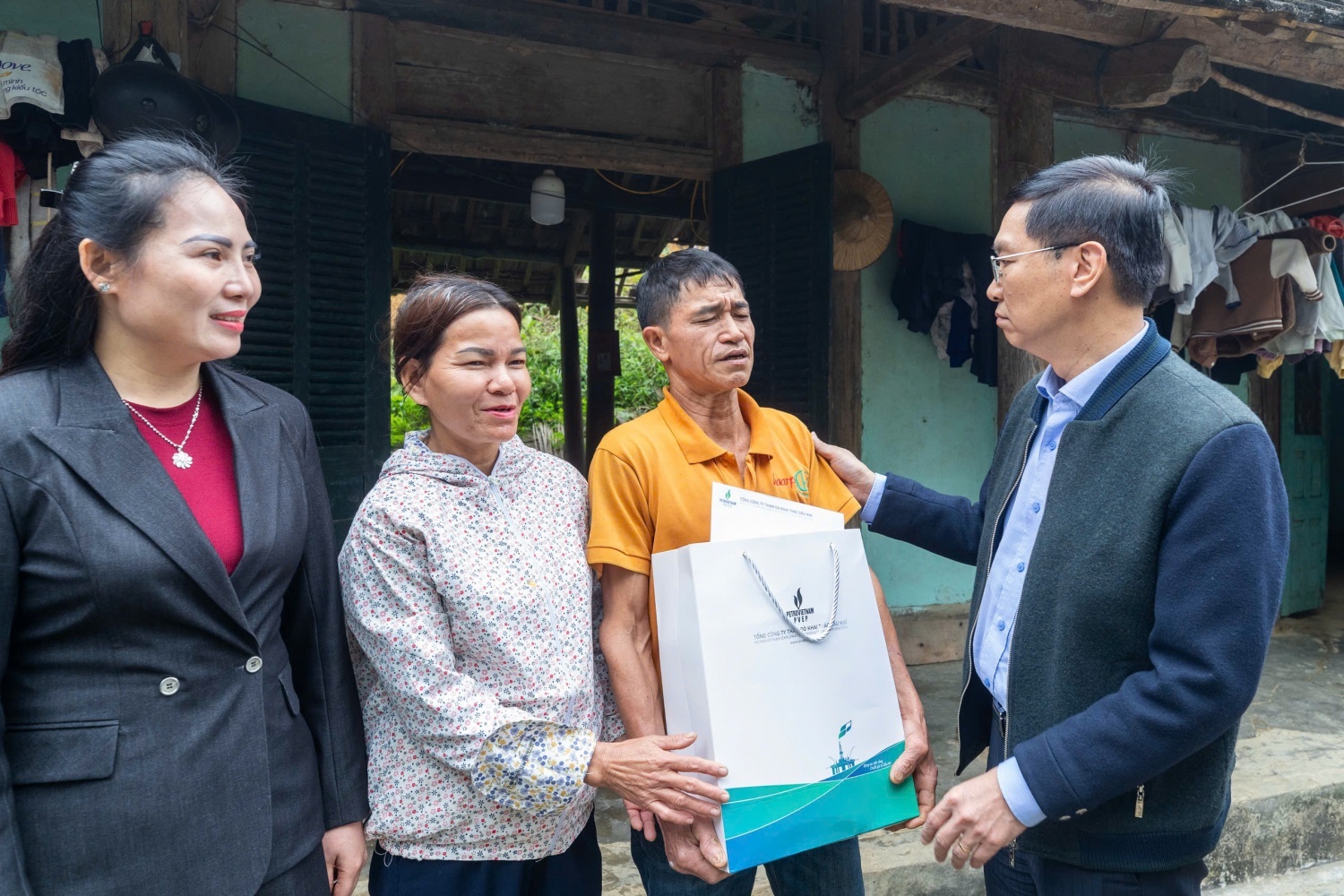 Petrovietnam lan tỏa yêu thương qua chương trình “Xuân Gắn kết – Tết Nghĩa tình” Bính Ngọ 2026 Petrovietnam lan tỏa yêu thương qua chương trình “Xuân Gắn kết – Tết Nghĩa tình” Bính Ngọ 2026