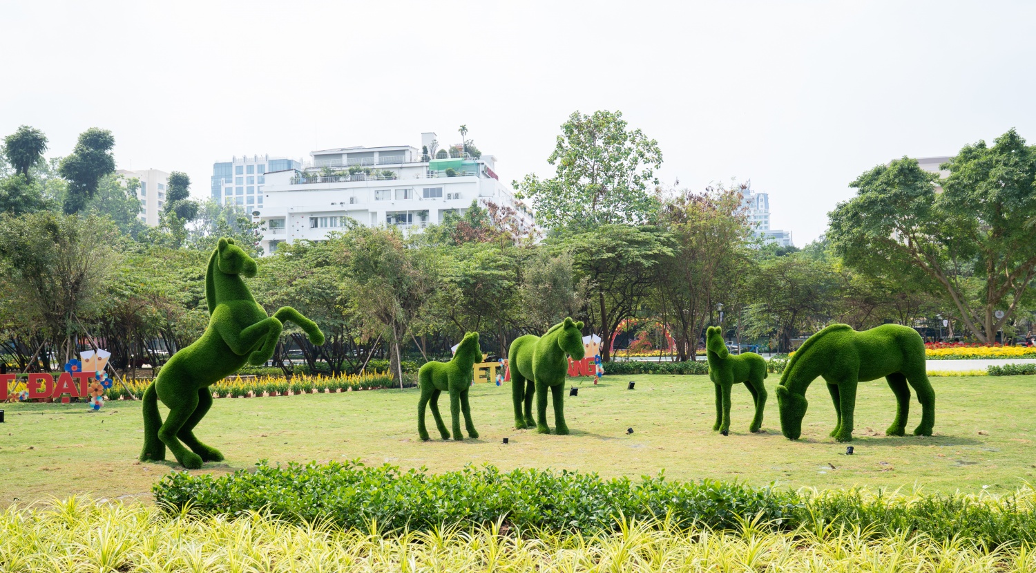 [Chùm ảnh] Nhiều công trình tại TP HCM thay 