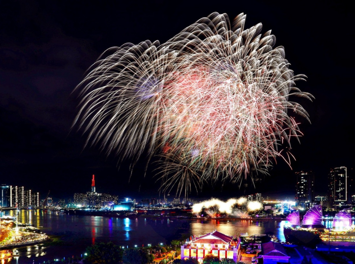 TP HCM bắn pháo hoa tại 17 điểm dịp Tết Nguyên đán Bính Ngọ