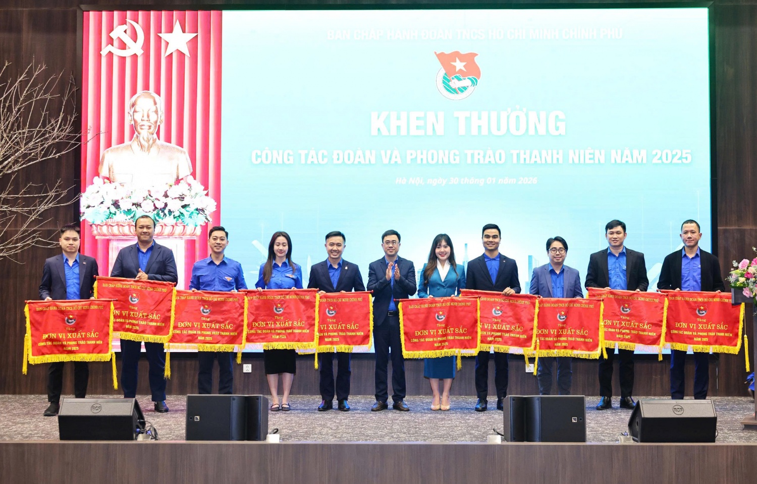 Đoàn Thanh niên Petrovietnam vinh dự nhận Cờ thi đua xuất sắc của Đoàn Thanh niên Chính phủ tại Hội nghị tổng kết công tác Đoàn và phong trào thanh niên năm 2025.
