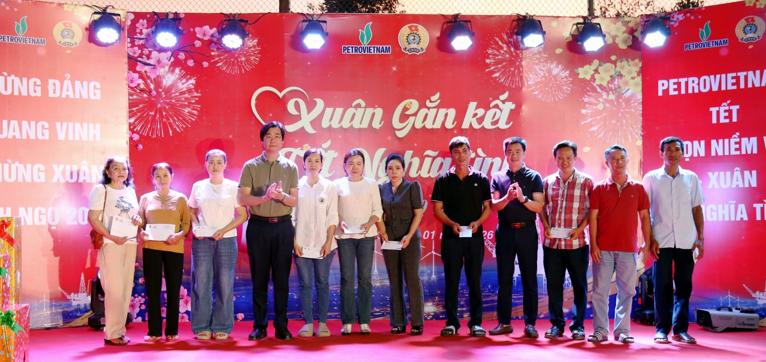 Ban QLDA Long Phú 1 tổ chức “Xuân gắn kết – Tết nghĩa tình” trên công trường dự án Ban QLDA Long Phú 1 tổ chức “Xuân gắn kết - Tết nghĩa tình” trên công trường dự án