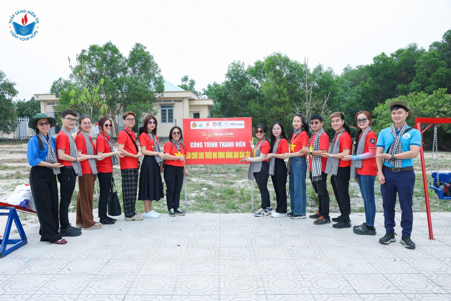 Cựu sinh viên Quỹ tổ chức và tham gia chương trình “Tháng ba biên giới” và khánh thành nhiều công trình đóng góp cho cộng đồng Cựu sinh viên Quỹ tổ chức và tham gia chương trình “Tháng ba biên giới” và khánh thành nhiều công trình đóng góp cho cộng đồng