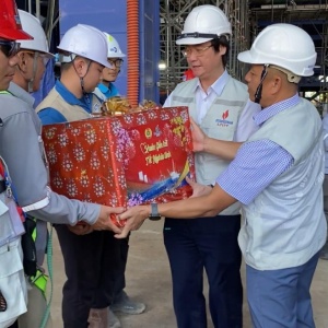 [VIDEO] Công đoàn Petrovietnam động viên người lao động Long Phú 1