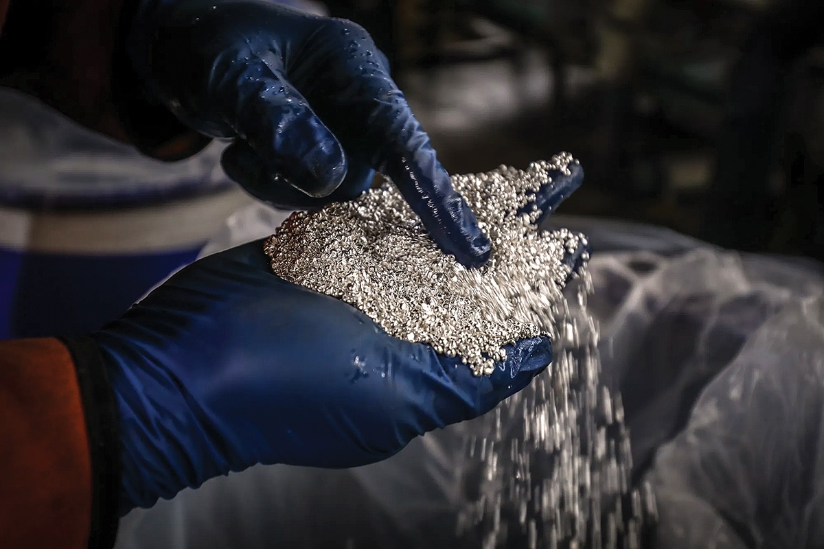 Lược sử 5.000 năm của bạc và bí mật
“nước Thánh”