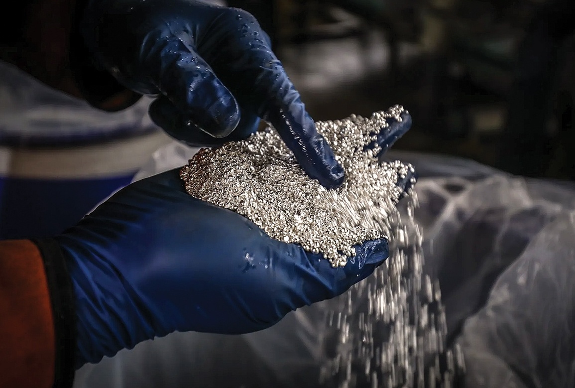 Lược sử 5.000 năm của bạc và bí mật
“nước Thánh”