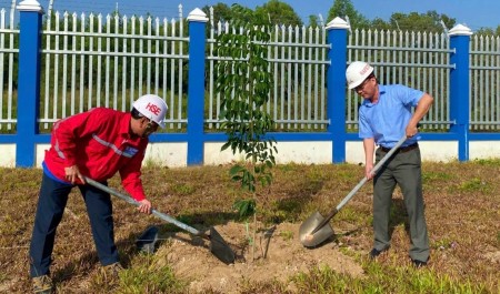 PV Power NT lan tỏa nét đẹp văn hóa từ truyền thống Tết trồng cây